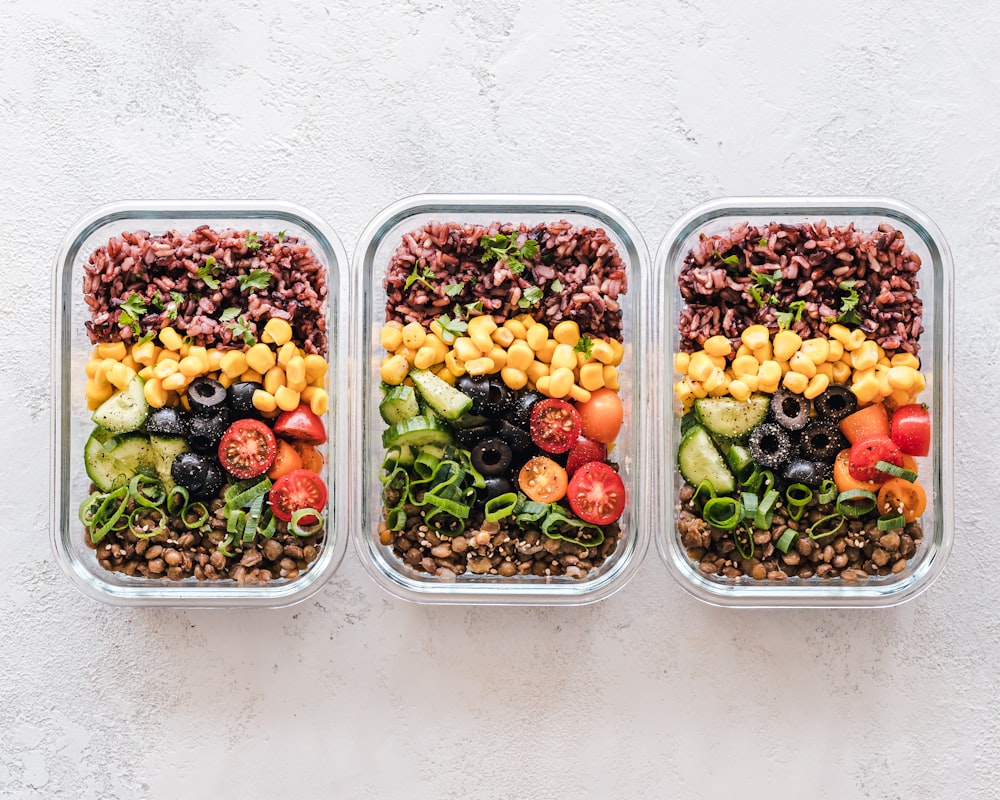 Balanced plate with vegetables and proteins